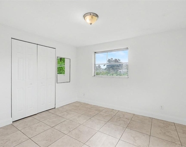 913 Lytle Street Sw - Photo Thumbnail 8