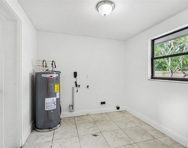 913 Lytle Street Sw - Photo Thumbnail 14