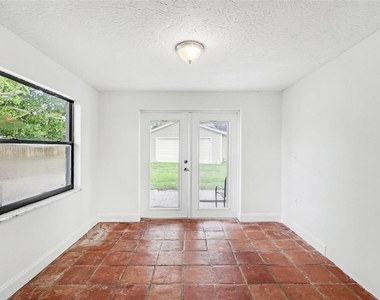 913 Lytle Street Sw - Photo Thumbnail 5