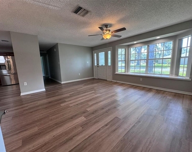 908 Silver Ridge Way - Photo Thumbnail 2