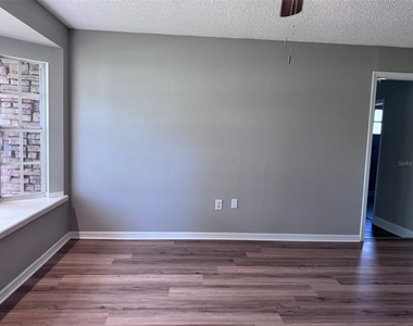 908 Silver Ridge Way - Photo Thumbnail 6