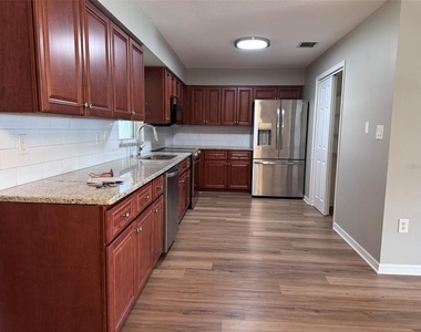 908 Silver Ridge Way - Photo Thumbnail 3