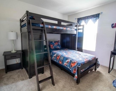 2704 Prestwick Lane - Photo Thumbnail 11