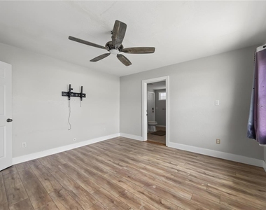 125 Lake Roy Drive - Photo Thumbnail 26