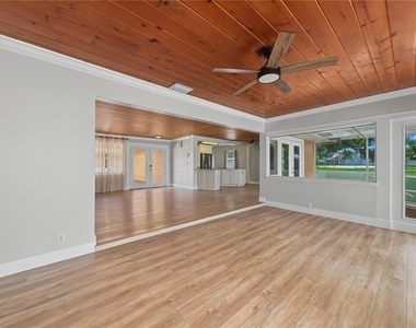 125 Lake Roy Drive - Photo Thumbnail 12