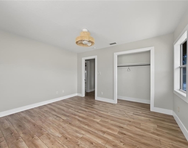 125 Lake Roy Drive - Photo Thumbnail 30