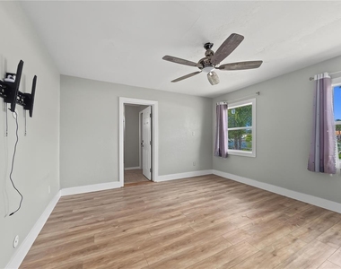 125 Lake Roy Drive - Photo Thumbnail 25