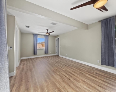 125 Lake Roy Drive - Photo Thumbnail 20