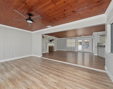 125 Lake Roy Drive - Photo Thumbnail 11