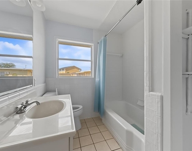 125 Lake Roy Drive - Photo Thumbnail 32