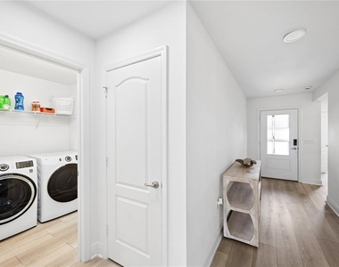 2892 Sanctuary Drive - Photo Thumbnail 9