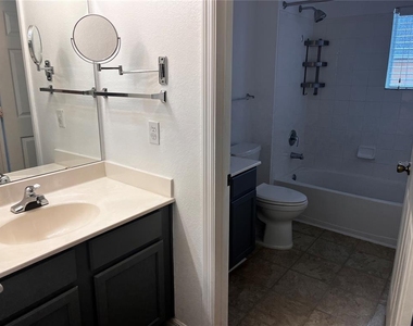 4006 Santa Maria Drive - Photo Thumbnail 10