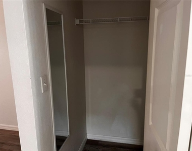 4006 Santa Maria Drive - Photo Thumbnail 18