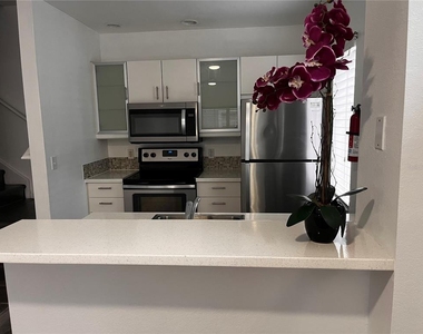 4006 Santa Maria Drive - Photo Thumbnail 2