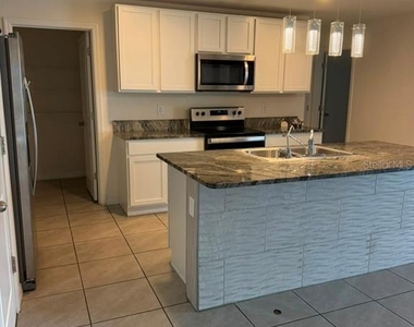 8735 Sw 46th Avenue - Photo Thumbnail 13