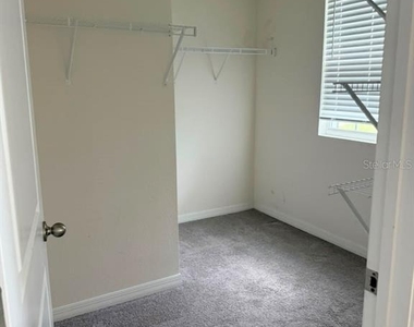 8735 Sw 46th Avenue - Photo Thumbnail 7