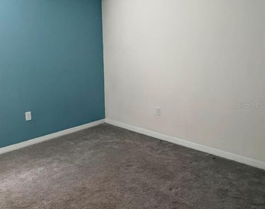 8735 Sw 46th Avenue - Photo Thumbnail 12