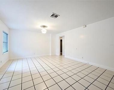 272 Florida Parkway - Photo Thumbnail 8
