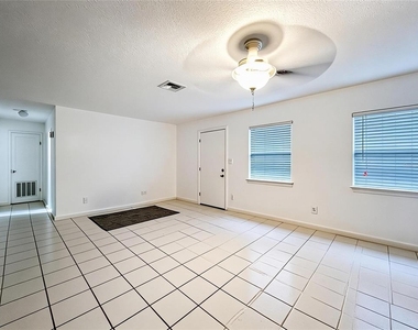 272 Florida Parkway - Photo Thumbnail 9
