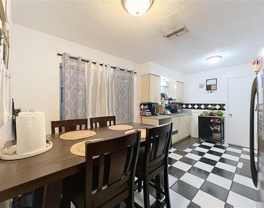 272 Florida Parkway - Photo Thumbnail 5
