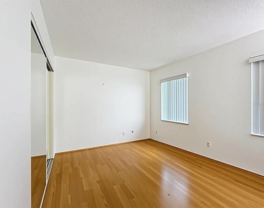 272 Florida Parkway - Photo Thumbnail 12