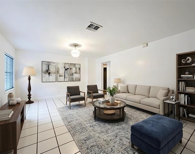 272 Florida Parkway - Photo Thumbnail 2