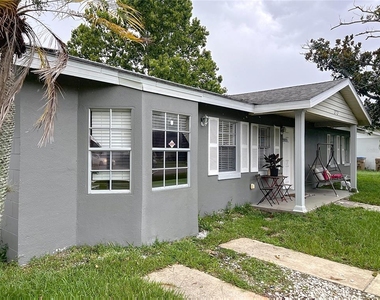272 Florida Parkway - Photo Thumbnail 6