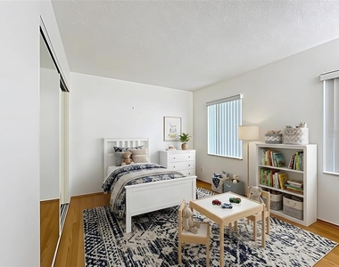 272 Florida Parkway - Photo Thumbnail 4