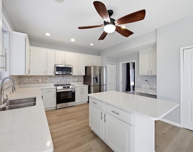 110 Burrell Circle - Photo Thumbnail 11