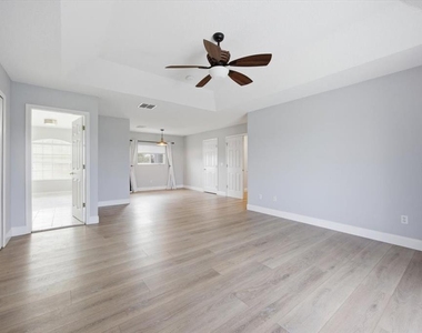 110 Burrell Circle - Photo Thumbnail 15
