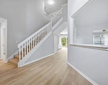 110 Burrell Circle - Photo Thumbnail 3