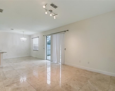500 Las Fuentes Drive - Photo Thumbnail 8