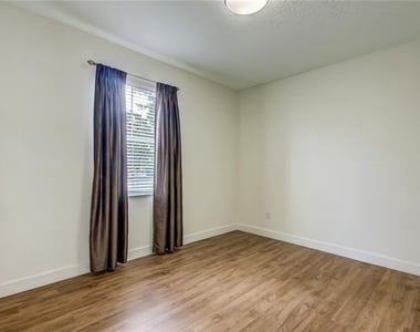 500 Las Fuentes Drive - Photo Thumbnail 15