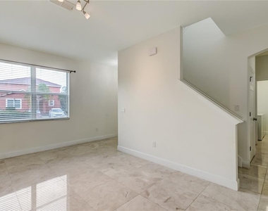 500 Las Fuentes Drive - Photo Thumbnail 9