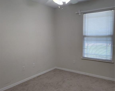 14165 Sw 20th Place - Photo Thumbnail 6