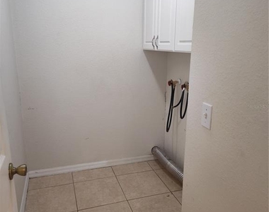 14165 Sw 20th Place - Photo Thumbnail 5