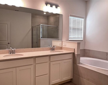 19447 Sw 79th Street - Photo Thumbnail 11
