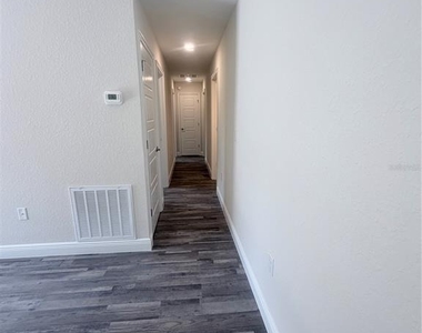 23 Oak Circle - Photo Thumbnail 8