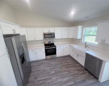 23 Oak Circle - Photo Thumbnail 4