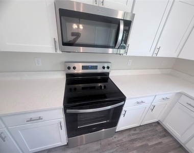 23 Oak Circle - Photo Thumbnail 5