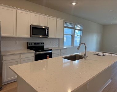 10650 Evening Star Street - Photo Thumbnail 4
