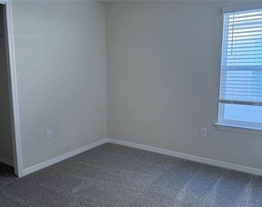 10650 Evening Star Street - Photo Thumbnail 16