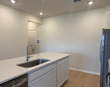 10650 Evening Star Street - Photo Thumbnail 5