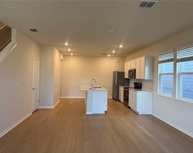 10650 Evening Star Street - Photo Thumbnail 2