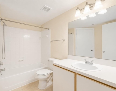 2208 Antigua Place - Photo Thumbnail 6