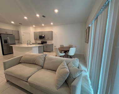 3583 Mayfair Street - Photo Thumbnail 5