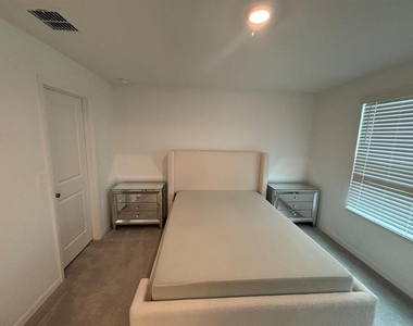 3583 Mayfair Street - Photo Thumbnail 14