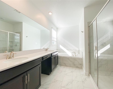 977 Leader Street - Photo Thumbnail 19