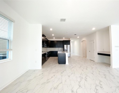 977 Leader Street - Photo Thumbnail 5