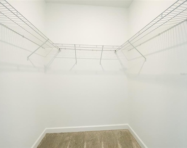 977 Leader Street - Photo Thumbnail 21
